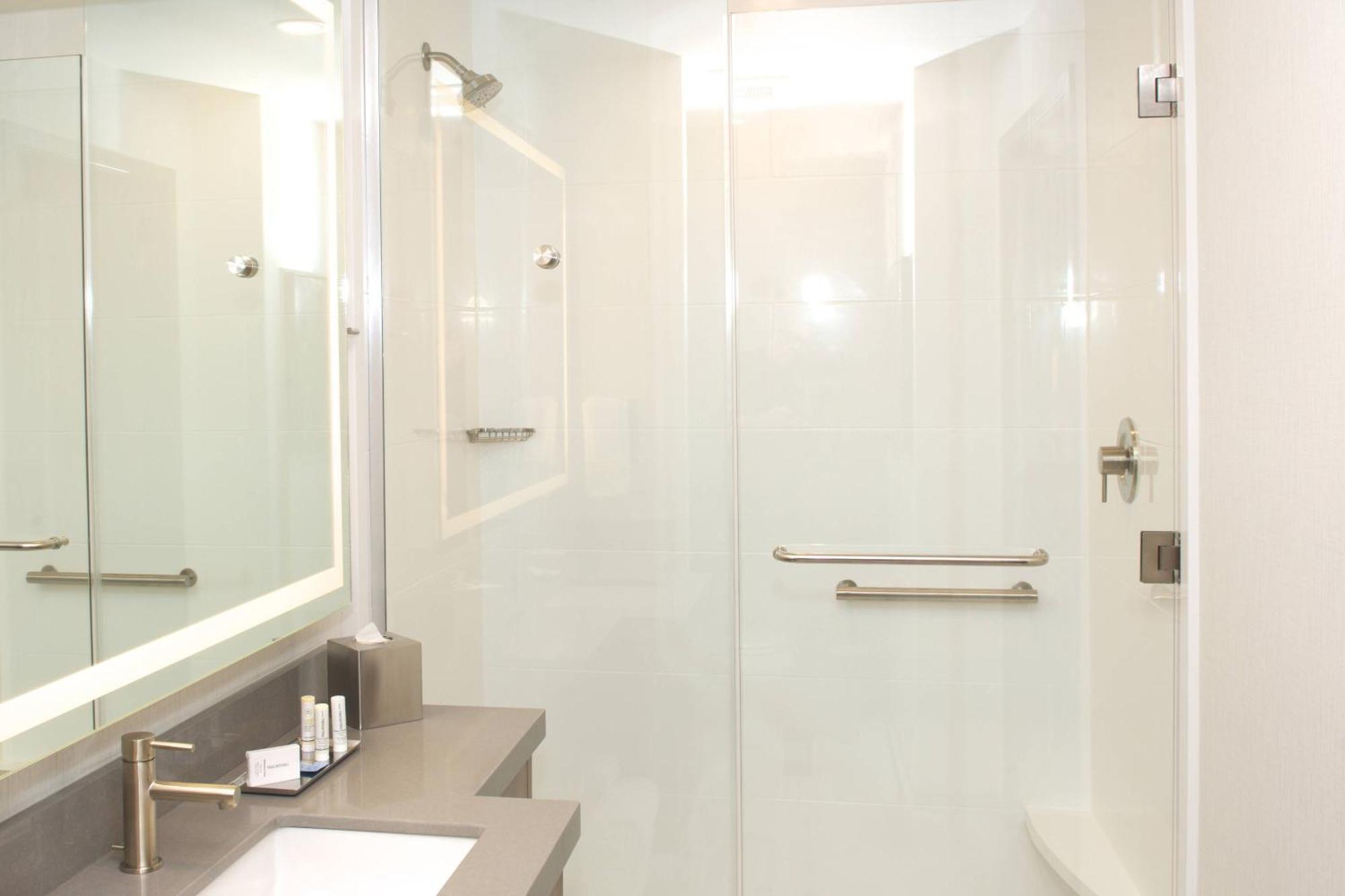 Springhill Suites By Marriott Бенд Екстериор снимка