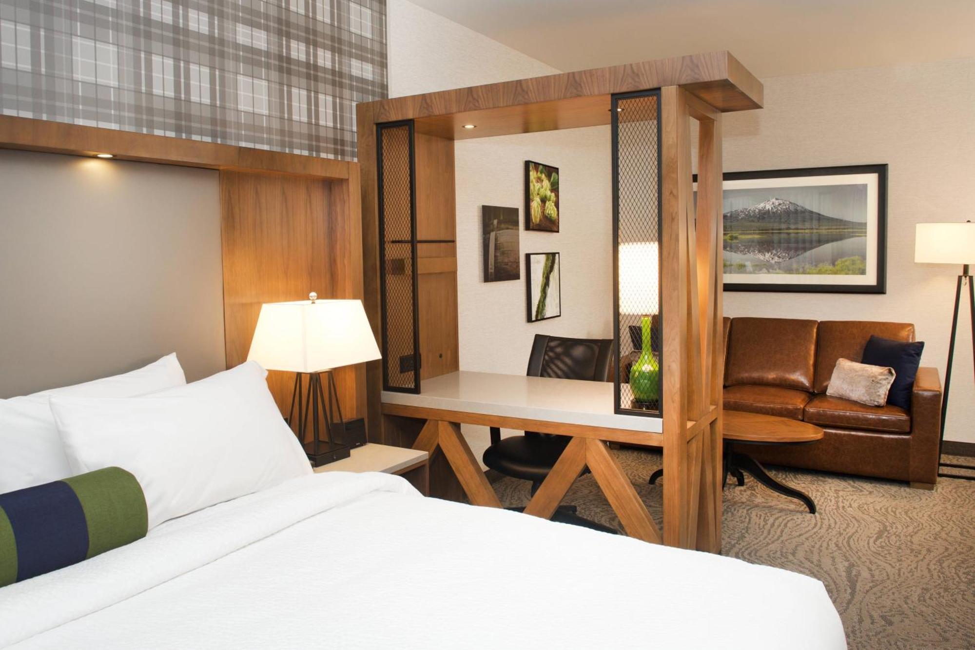 Springhill Suites By Marriott Бенд Екстериор снимка