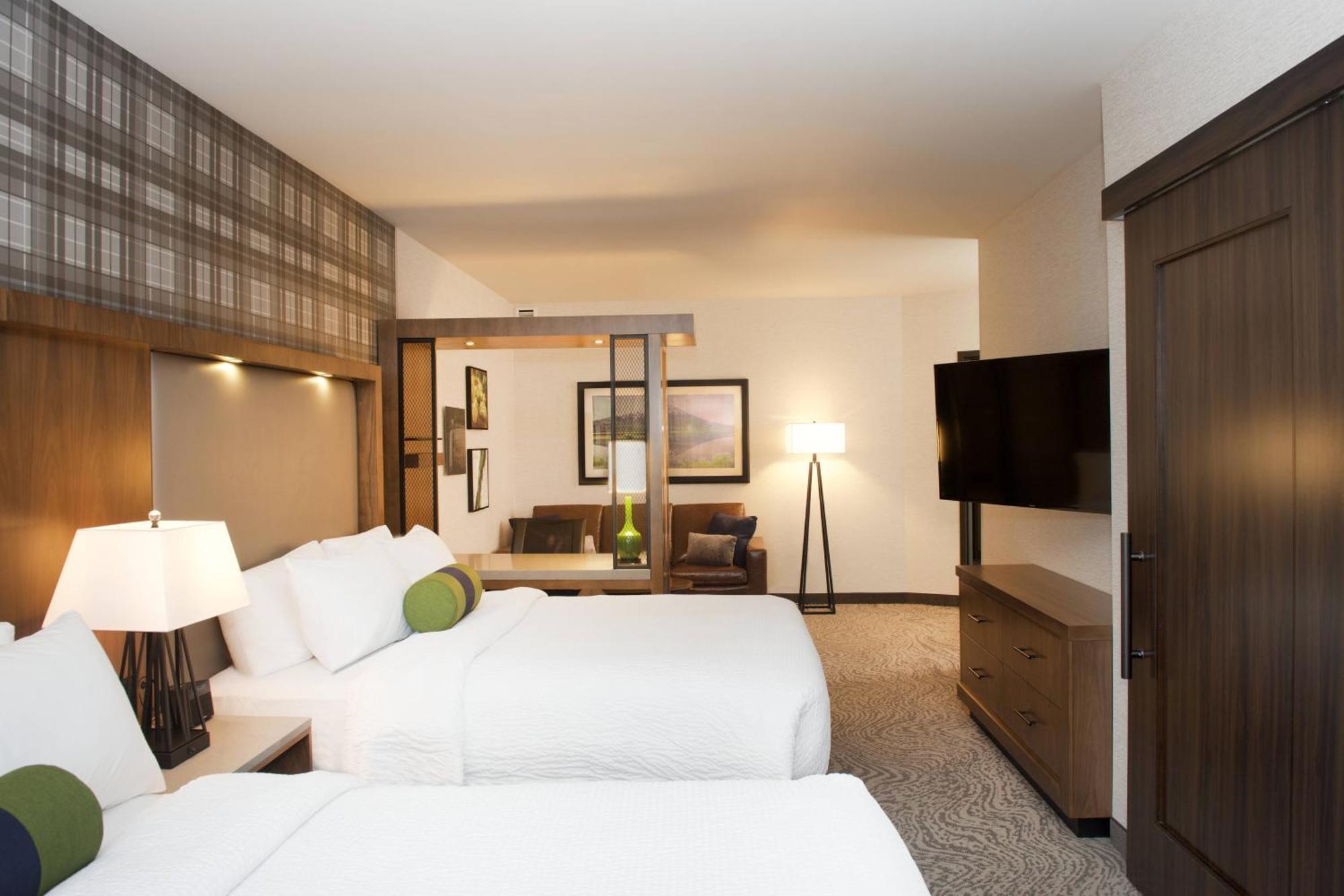 Springhill Suites By Marriott Бенд Екстериор снимка