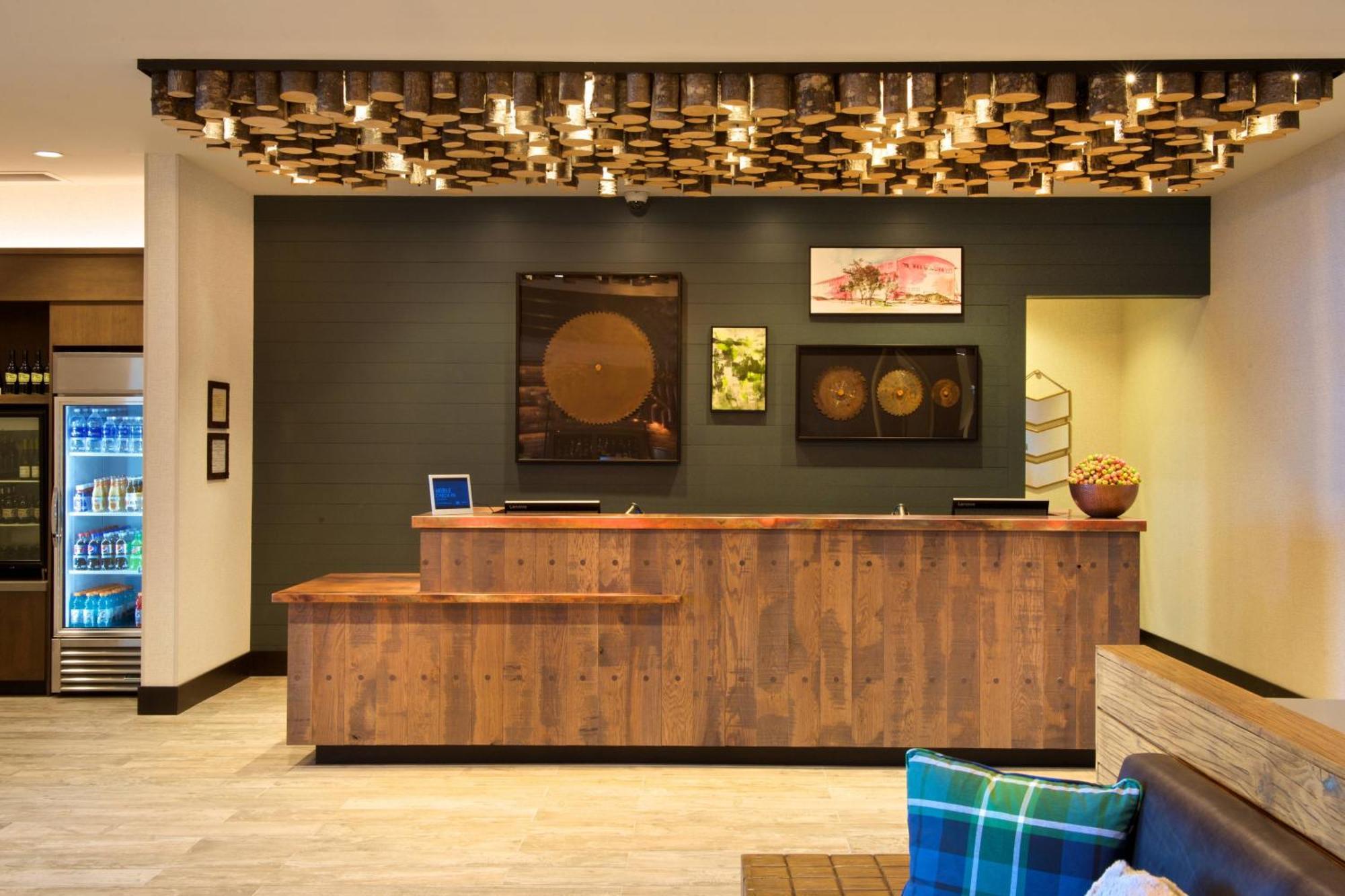 Springhill Suites By Marriott Бенд Екстериор снимка